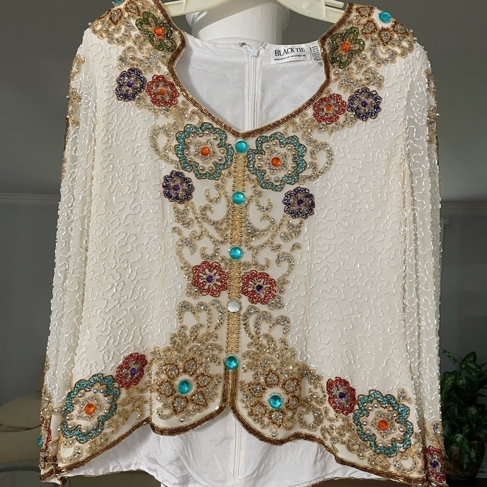 Black tie women’s V TG Floral Sequence beaded long sleeve 100% silk white top